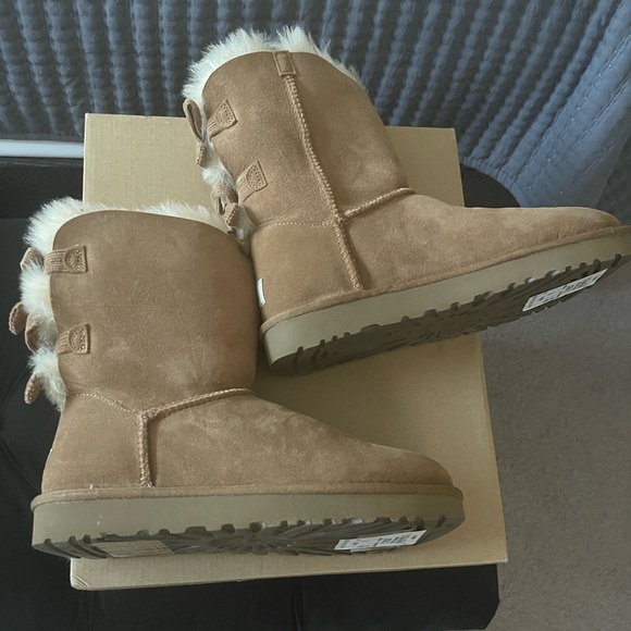 Ugg new tan boots size 8. - Picture 11 of 11
